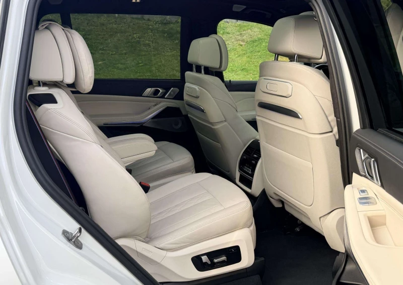BMW X7 40i  xDrive M-Sport, снимка 9 - Автомобили и джипове - 53187343