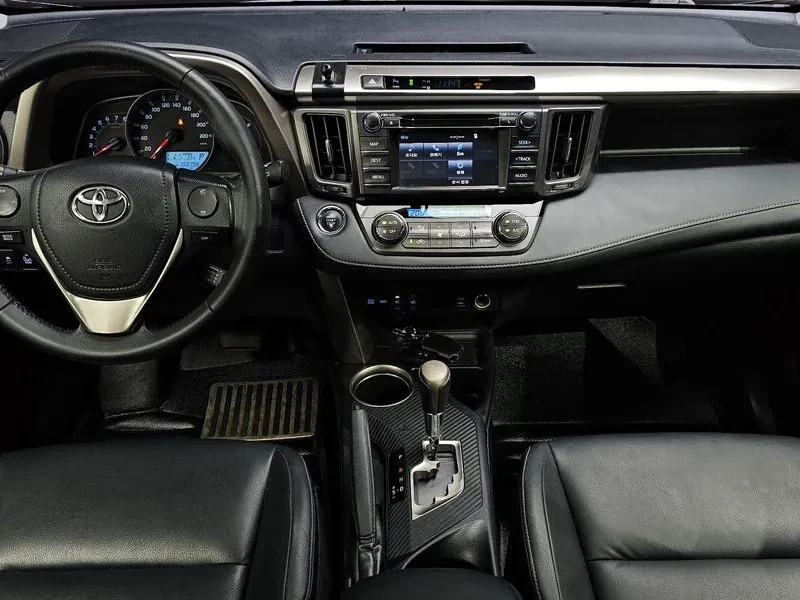 Toyota Rav4 2.5 2Wd 4Th Generation, снимка 6 - Автомобили и джипове - 56354266