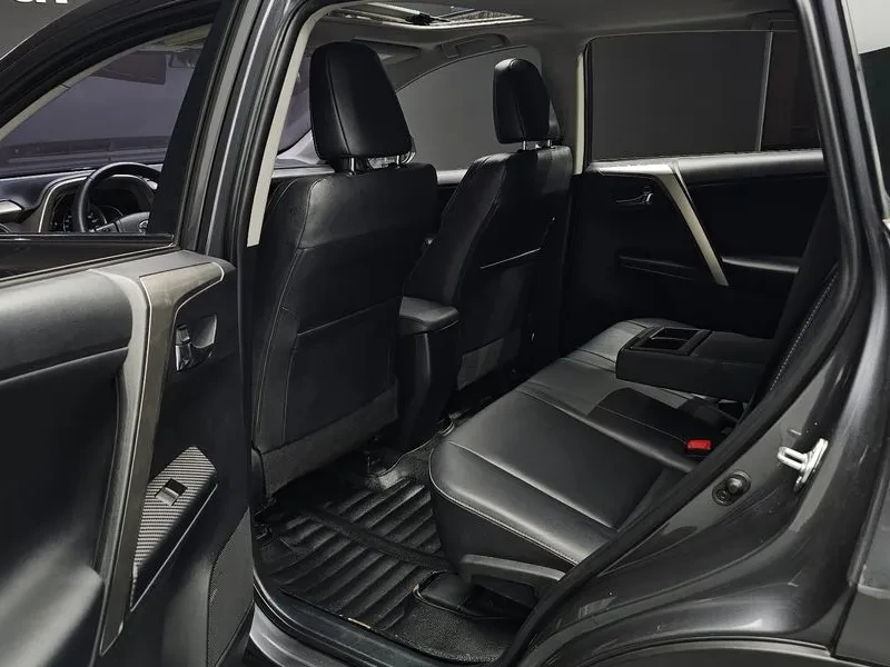 Toyota Rav4 2.5 2Wd 4Th Generation, снимка 11 - Автомобили и джипове - 56354266