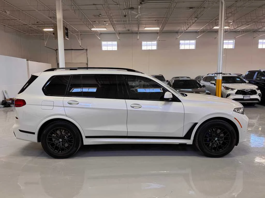 BMW X7 4.0i/2022г/M-ПАКЕТ/ВЪЗДУШНО/ОБДУХВАНЕ - изображение 4