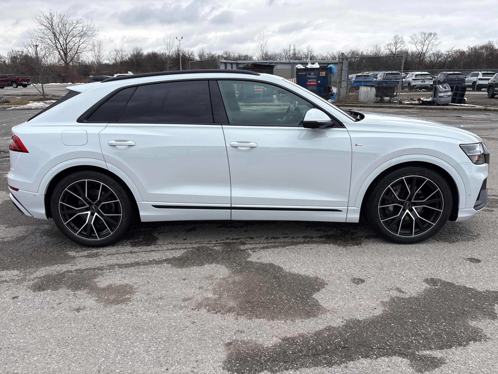 Audi Q8 Technik * * CARFAX * * АВТО КРЕДИТ * * , снимка 3 - Автомобили и джипове - 53940138