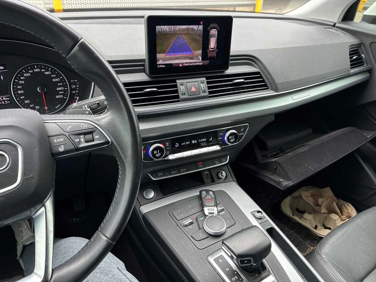 Audi Q5 Komfort/ПОДГРЕВИ/ОТ ПРЕДСТАВИТЕЛСТВО НА AUDI, снимка 9 - Автомобили и джипове - 54236906