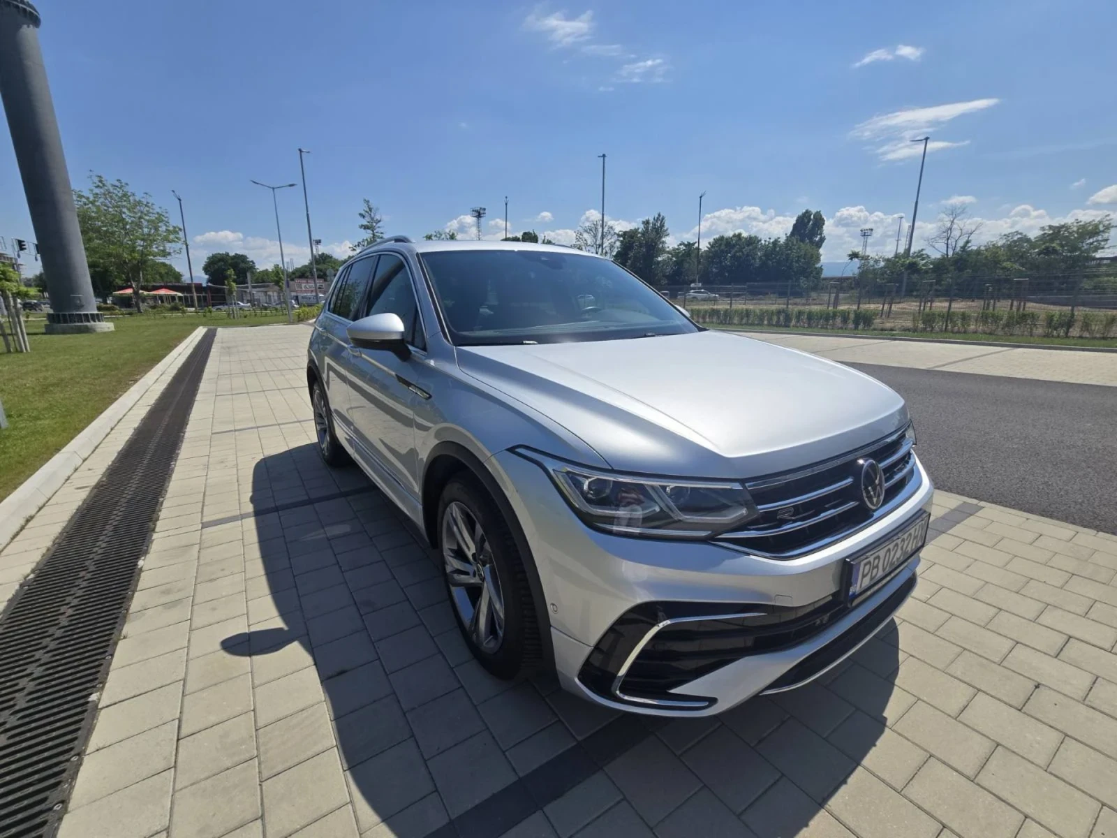 VW Tiguan R line , снимка 8 - Автомобили и джипове - 54703734