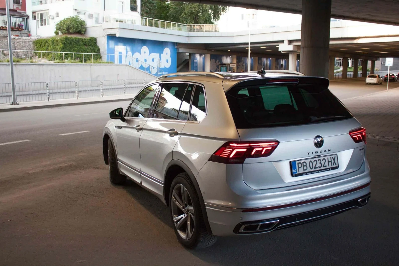 VW Tiguan R-lineTSI OPF 4MotionDSG | Mobile.bg � ����������� 4