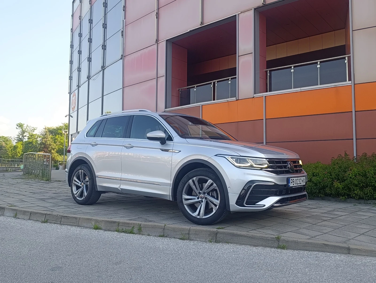 VW Tiguan R line , снимка 3 - Автомобили и джипове - 54703734