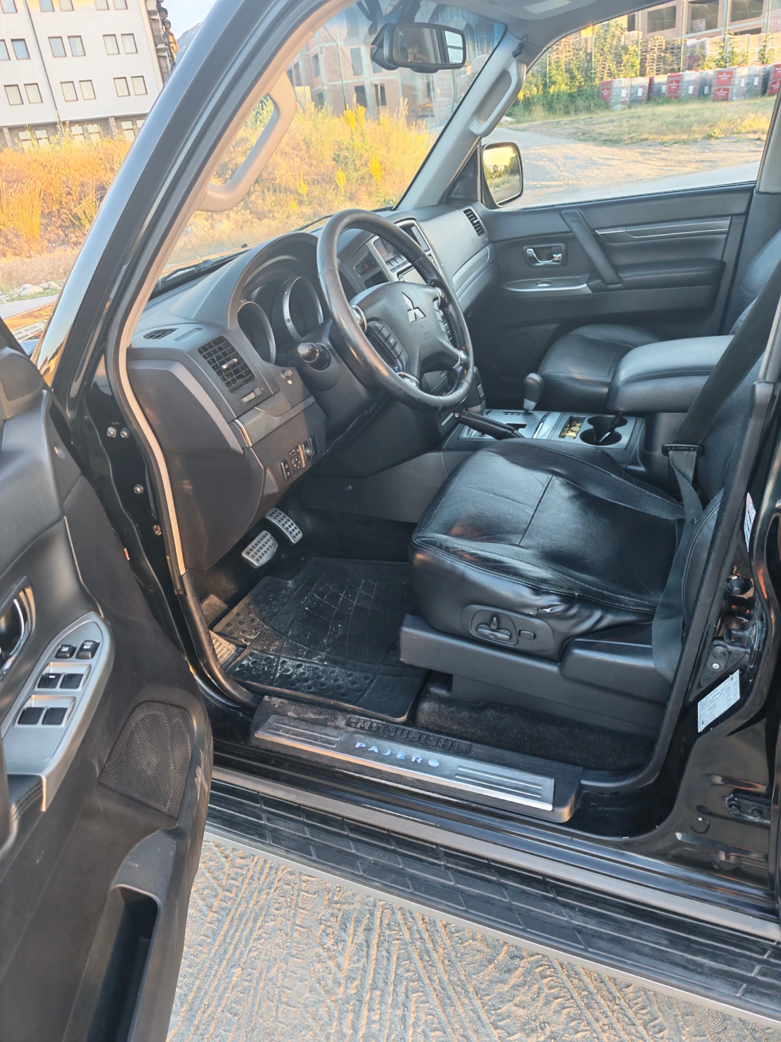 Mitsubishi Pajero, снимка 6 - Автомобили и джипове - 55105633