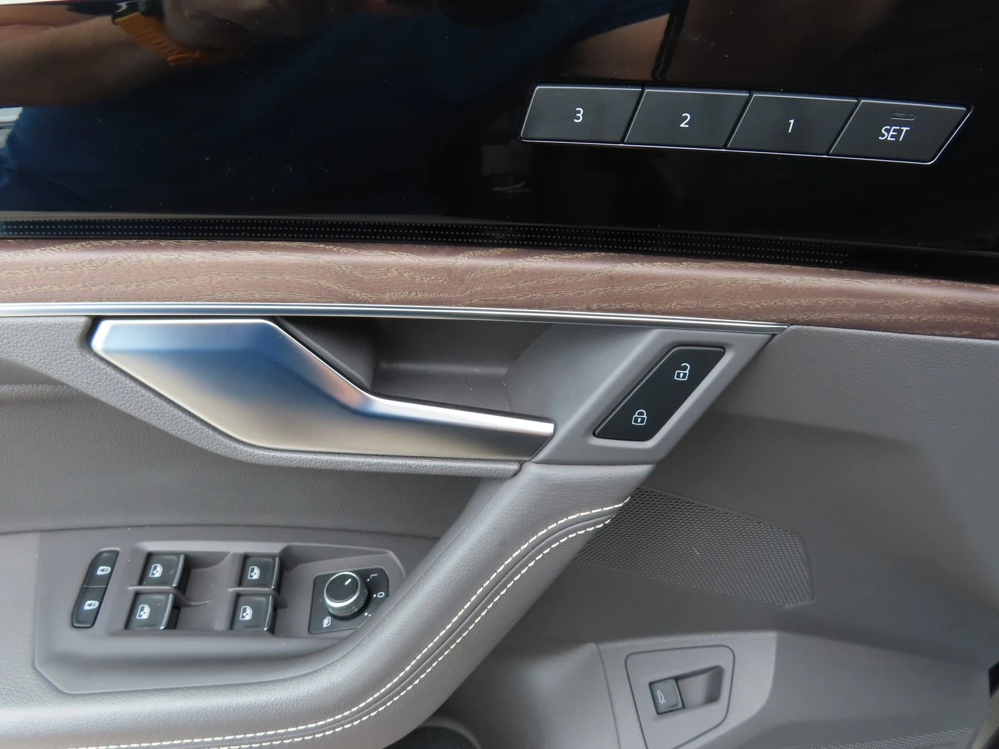 VW Touareg, снимка 13 - Автомобили и джипове - 56420838