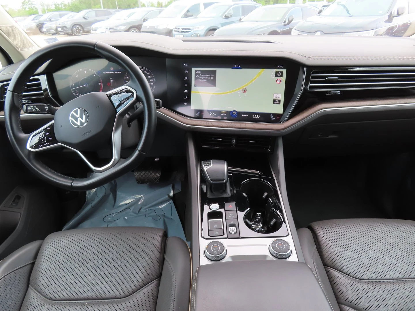 VW Touareg, снимка 5 - Автомобили и джипове - 56420838