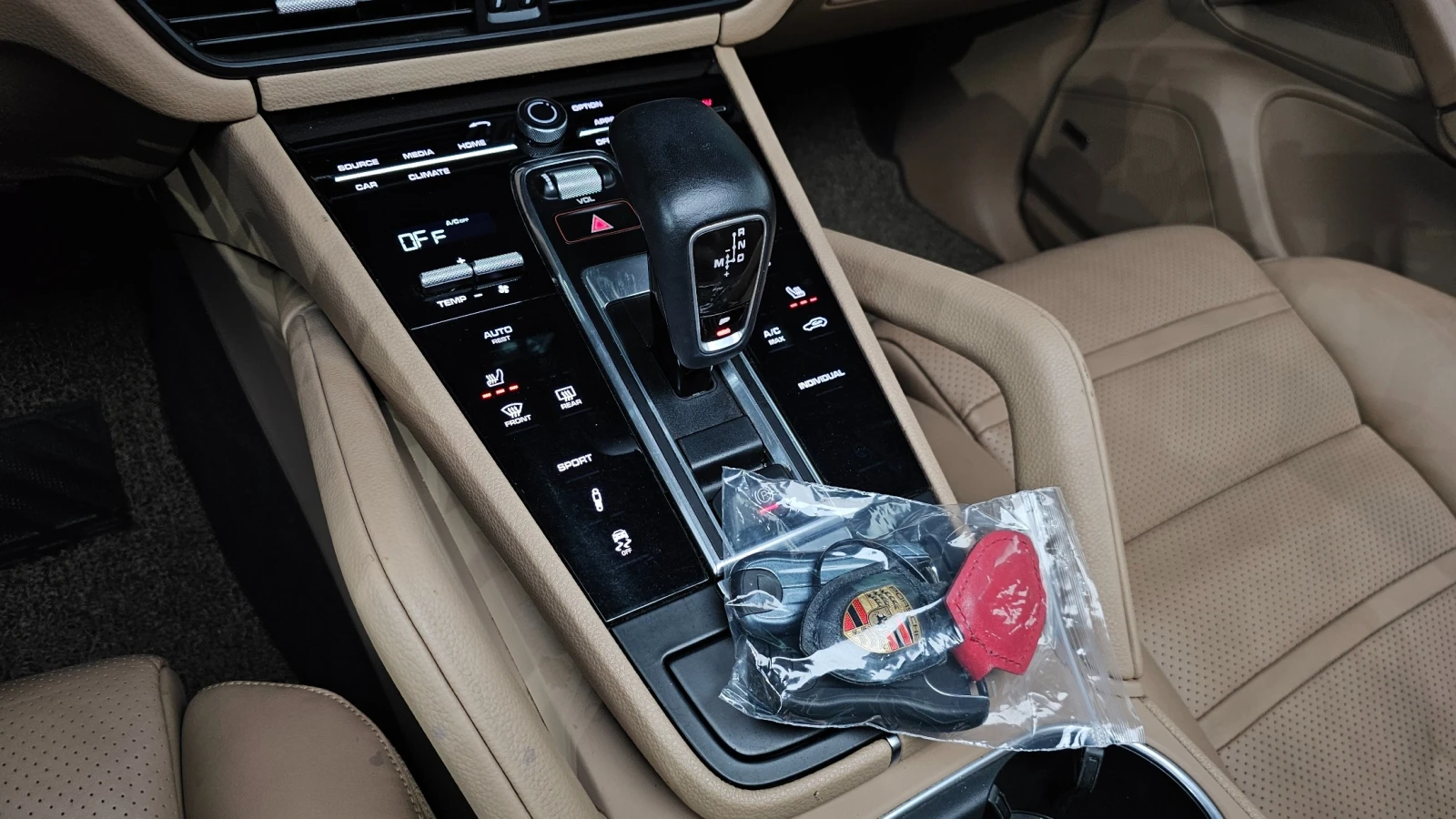 Porsche Cayenne 3.0, снимка 13 - Автомобили и джипове - 55510508
