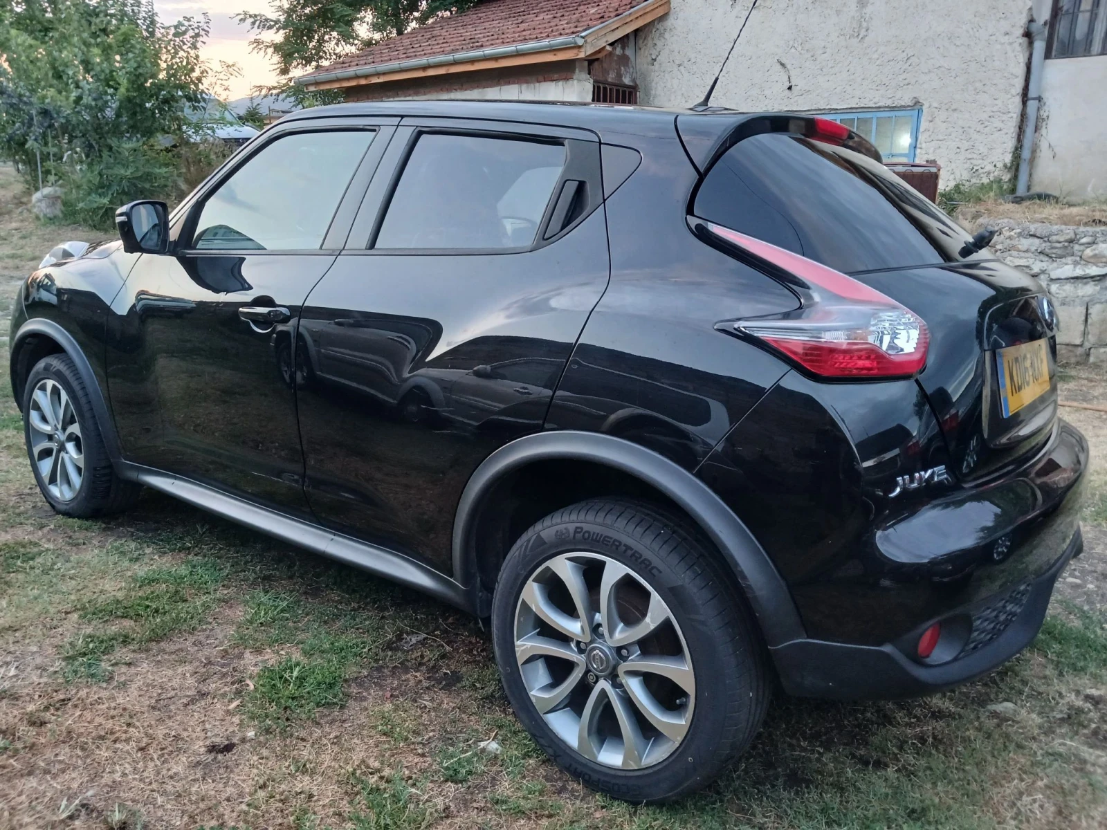 Nissan Juke 1.6i TEKNA -AUTOMAT, снимка 3 - Автомобили и джипове - 55711814