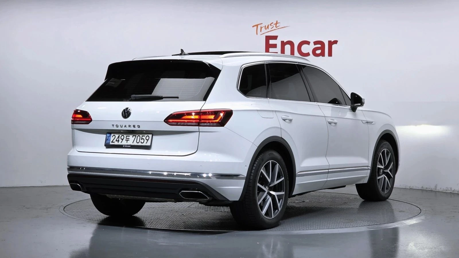 VW Touareg, снимка 2 - Автомобили и джипове - 56713383