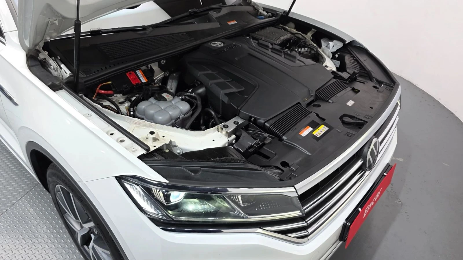 VW Touareg, снимка 5 - Автомобили и джипове - 56713383