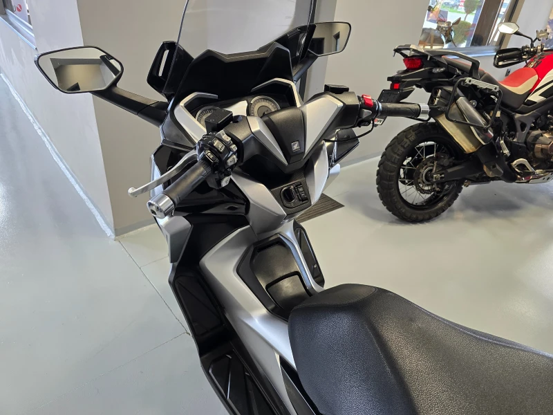 Honda Forza 300ie, ABS-TCS, Smart Box, Keyless, Подгрев!, снимка 8 - Мотоциклети и мототехника - 50184847