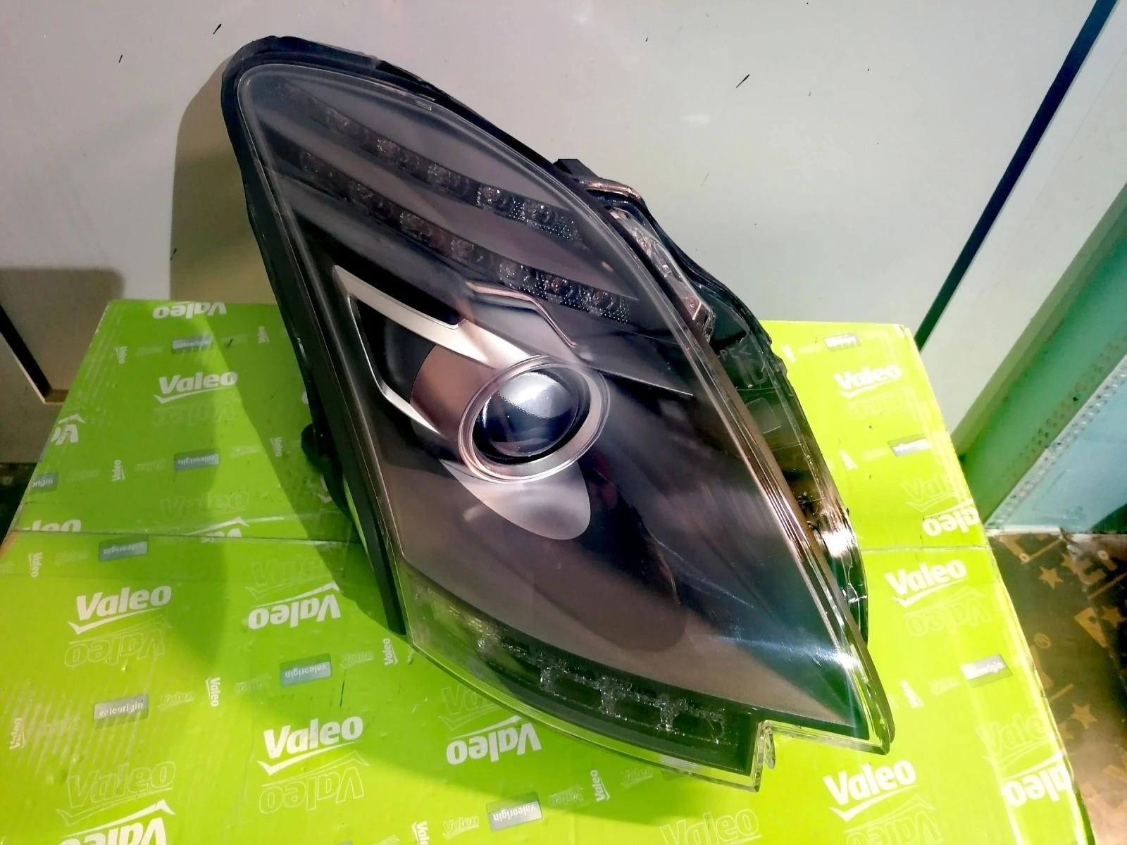    Mercedes SLS AMG 63 W197 /   197 Valeo Bi-Xenon LED.  | Mobile.bg   1