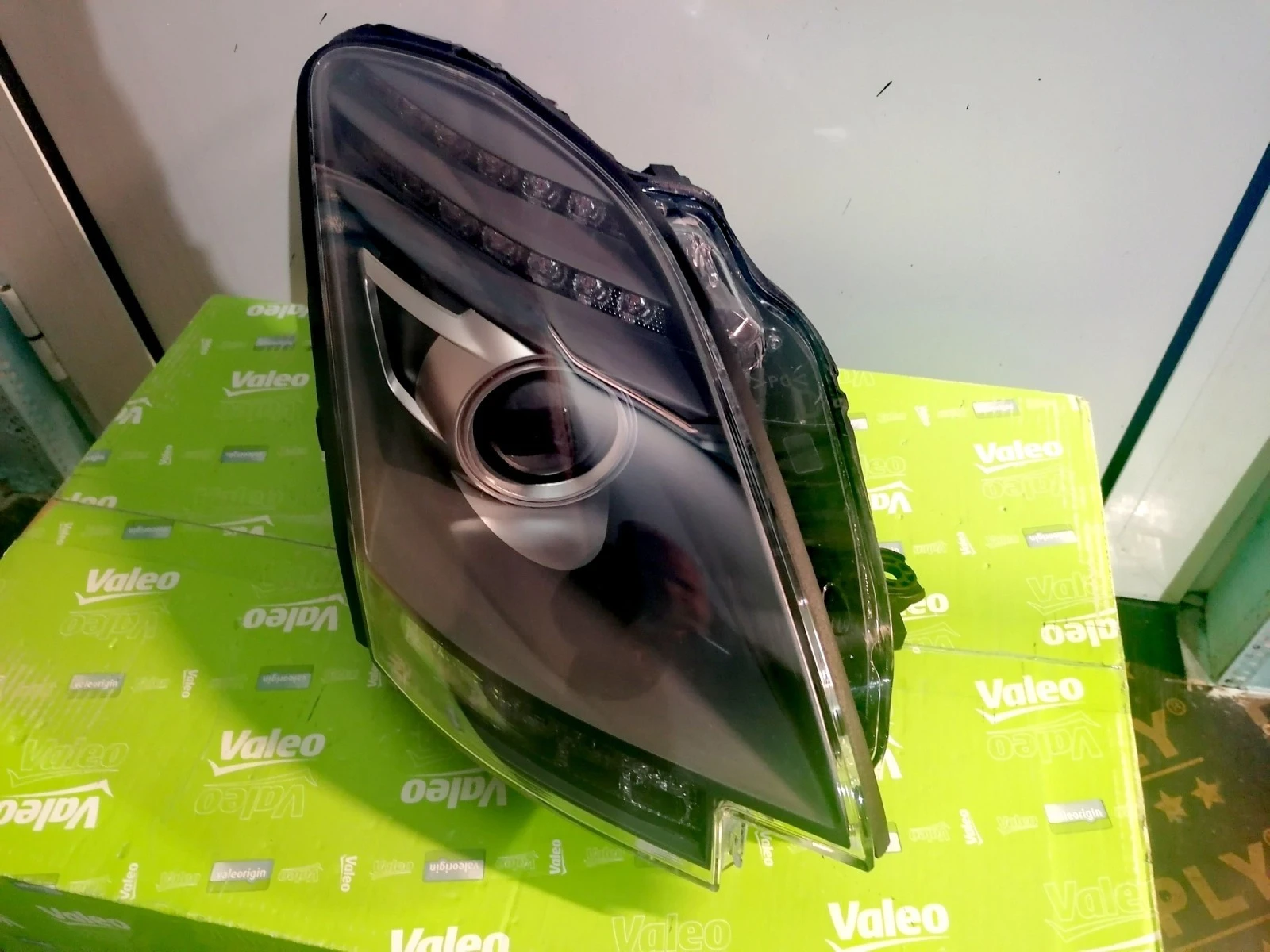    Mercedes SLS AMG 63 W197 /   197 Valeo Bi-Xenon LED.  | Mobile.bg   3