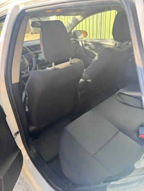 Toyota Auris, снимка 7