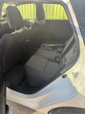 Toyota Auris, снимка 6