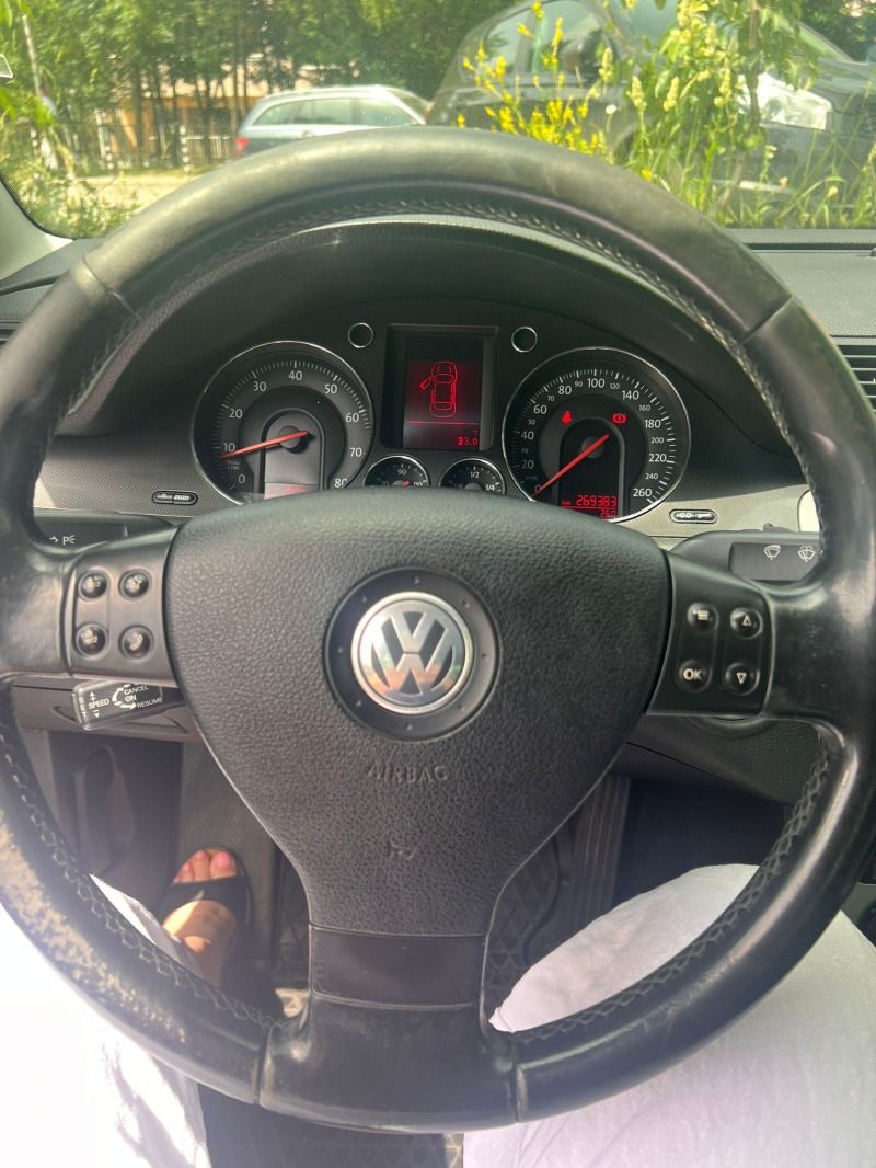 VW Passat 2.0 FSI, снимка 5 - Автомобили и джипове - 46146530