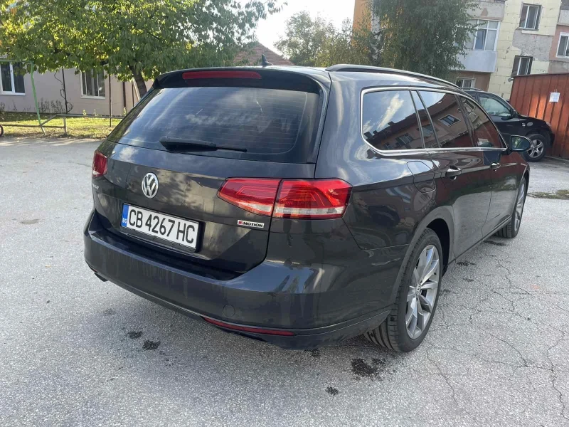 VW Passat, снимка 12 - Автомобили и джипове - 47537289