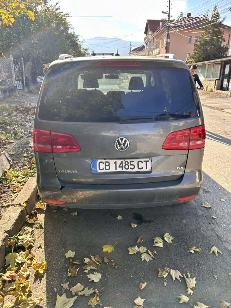 VW Touran 1.6 TDI, снимка 5 - Автомобили и джипове - 47745117