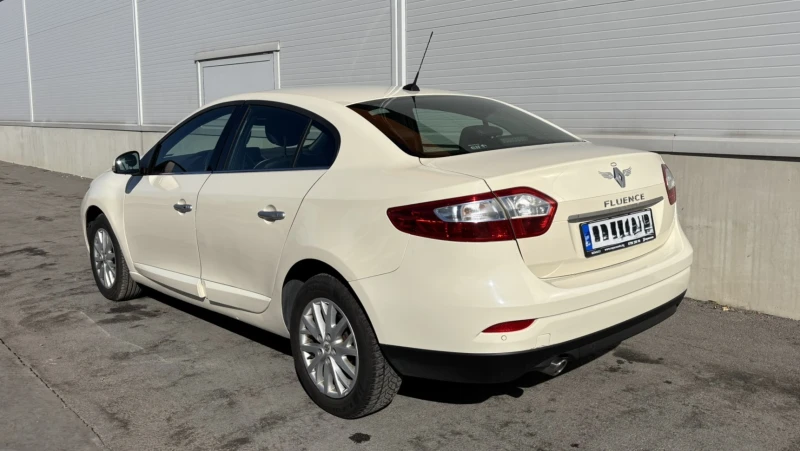 Renault Fluence, снимка 6 - Автомобили и джипове - 47817079