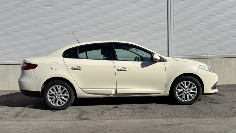 Renault Fluence, снимка 4 - Автомобили и джипове - 47817079