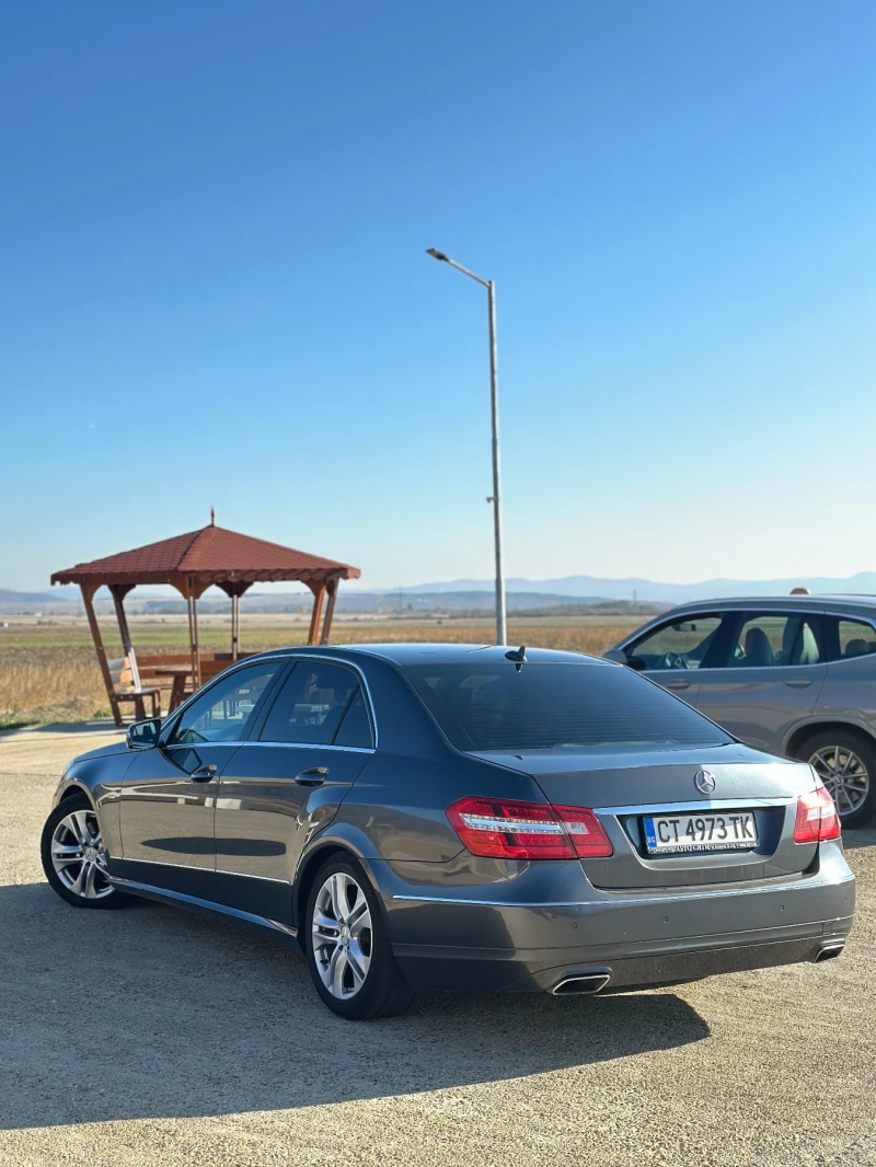 Mercedes-Benz E 350 Топ състояние, снимка 7 - Автомобили и джипове - 48025271