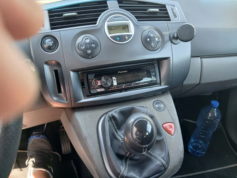 Renault Scenic, снимка 7 - Автомобили и джипове - 52484669