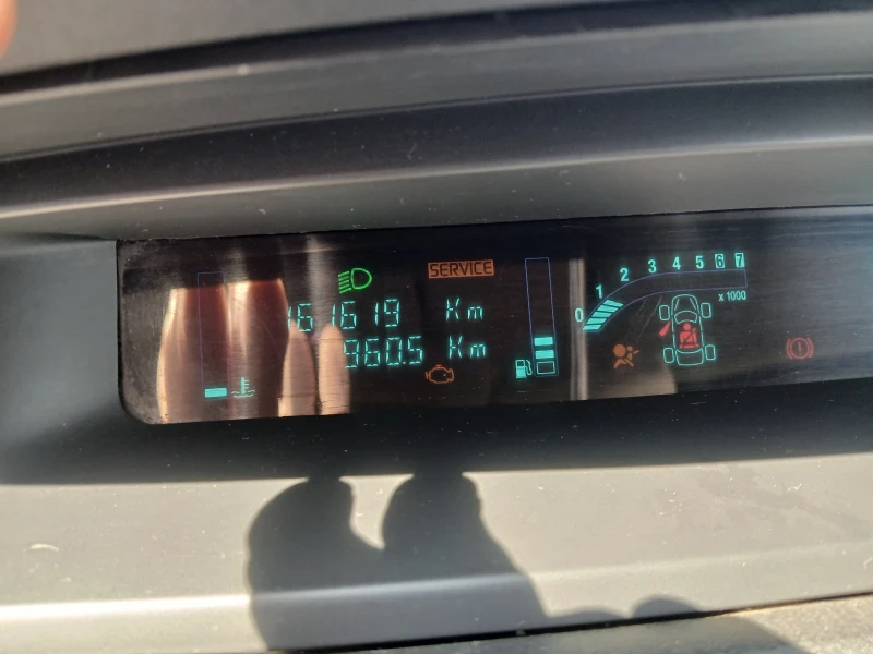 Renault Scenic, снимка 6 - Автомобили и джипове - 52484669