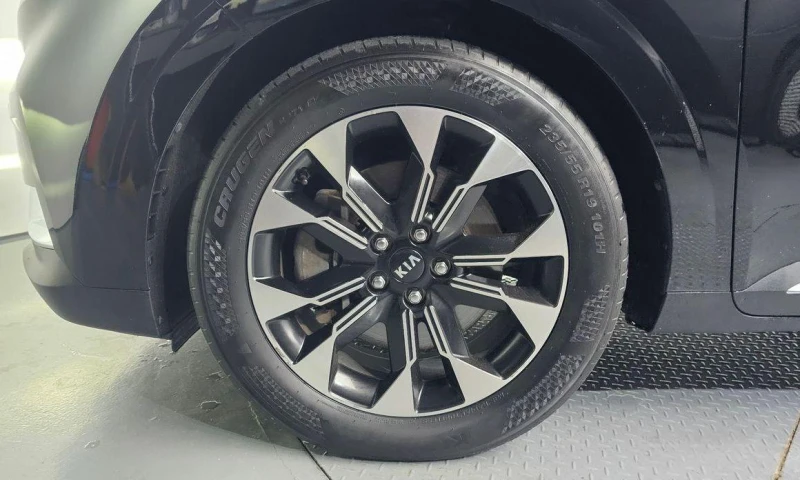 Kia Carnival 7-Seater Noblesse  * НАЙ-ДОБРА ЦЕНА В БЪЛГАРИЯ* , снимка 5 - Автомобили и джипове - 52212455