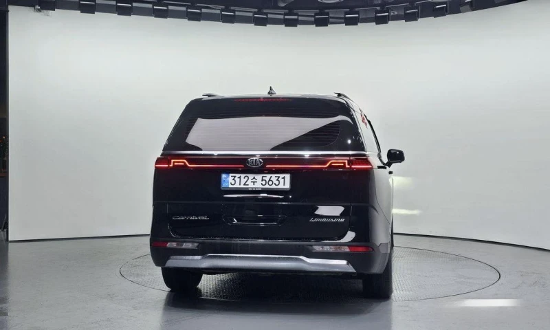 Kia Carnival 7-Seater Noblesse  * НАЙ-ДОБРА ЦЕНА В БЪЛГАРИЯ* , снимка 4 - Автомобили и джипове - 52212455