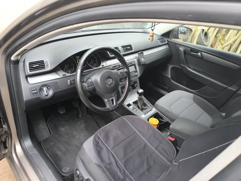 VW Passat, снимка 10 - Автомобили и джипове - 52589793