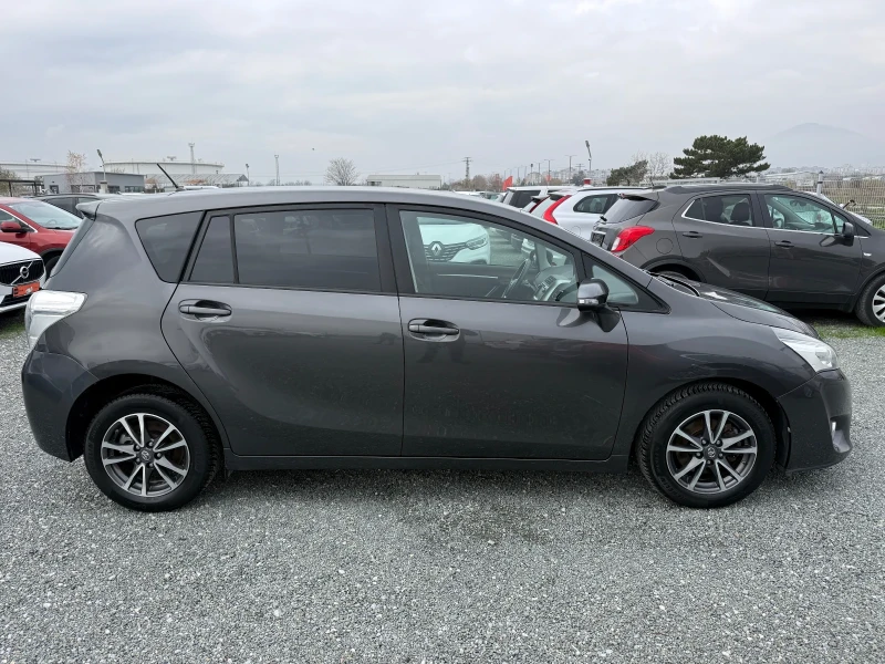 Toyota Verso (KATO НОВА)^(7-МЕСТА), снимка 4 - Автомобили и джипове - 52639852