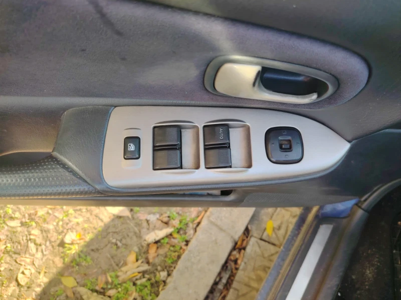 Mazda 323 F, снимка 9 - Автомобили и джипове - 52801063