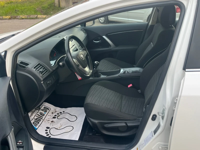 Toyota Avensis 1.8i FACELIFT , снимка 10 - Автомобили и джипове - 52941948