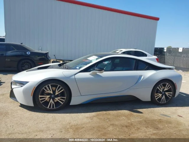 BMW i8 РЕАЛНИ КИЛОМЕТРИ/СЕРВИЗНА ИСТОРИЯ , снимка 5 - Автомобили и джипове - 48134534