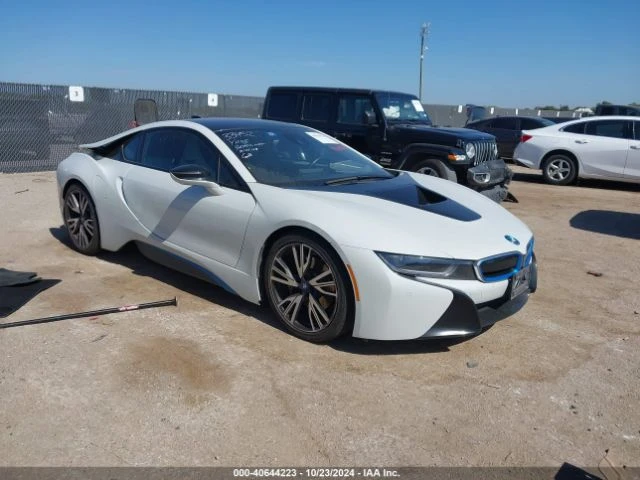 BMW i8 РЕАЛНИ КИЛОМЕТРИ/СЕРВИЗНА ИСТОРИЯ , снимка 1 - Автомобили и джипове - 48134534