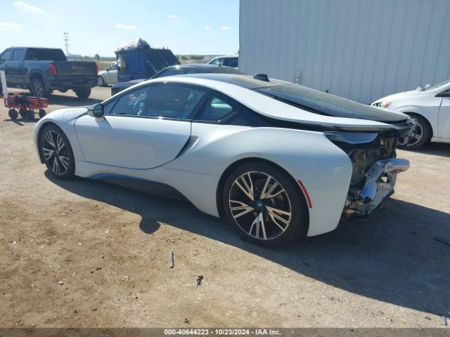 BMW i8 РЕАЛНИ КИЛОМЕТРИ/СЕРВИЗНА ИСТОРИЯ , снимка 6 - Автомобили и джипове - 48134534