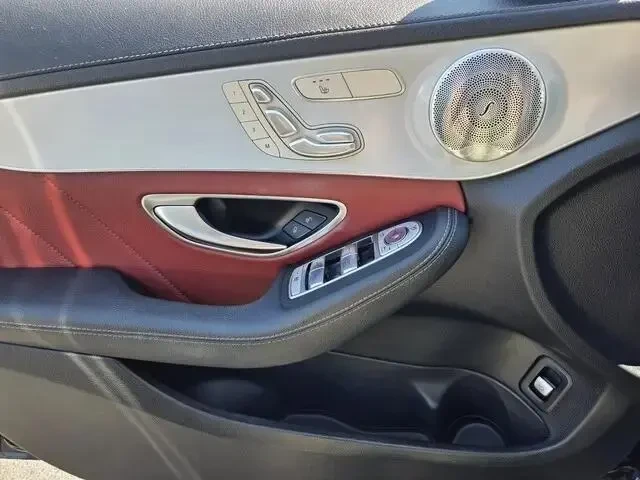Mercedes-Benz C 300 4Matic* Burmester* Red Interior* Digital, снимка 9 - Автомобили и джипове - 54441326