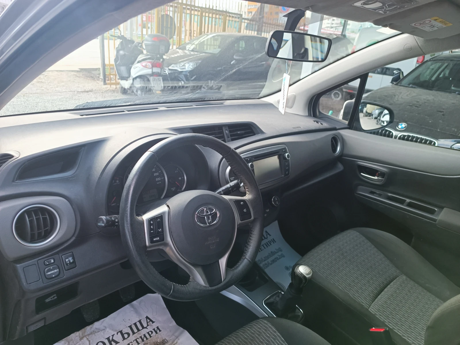 Toyota Yaris 1.0i 59000km. NAVI KAMERA EURO 5B  - изображение 9