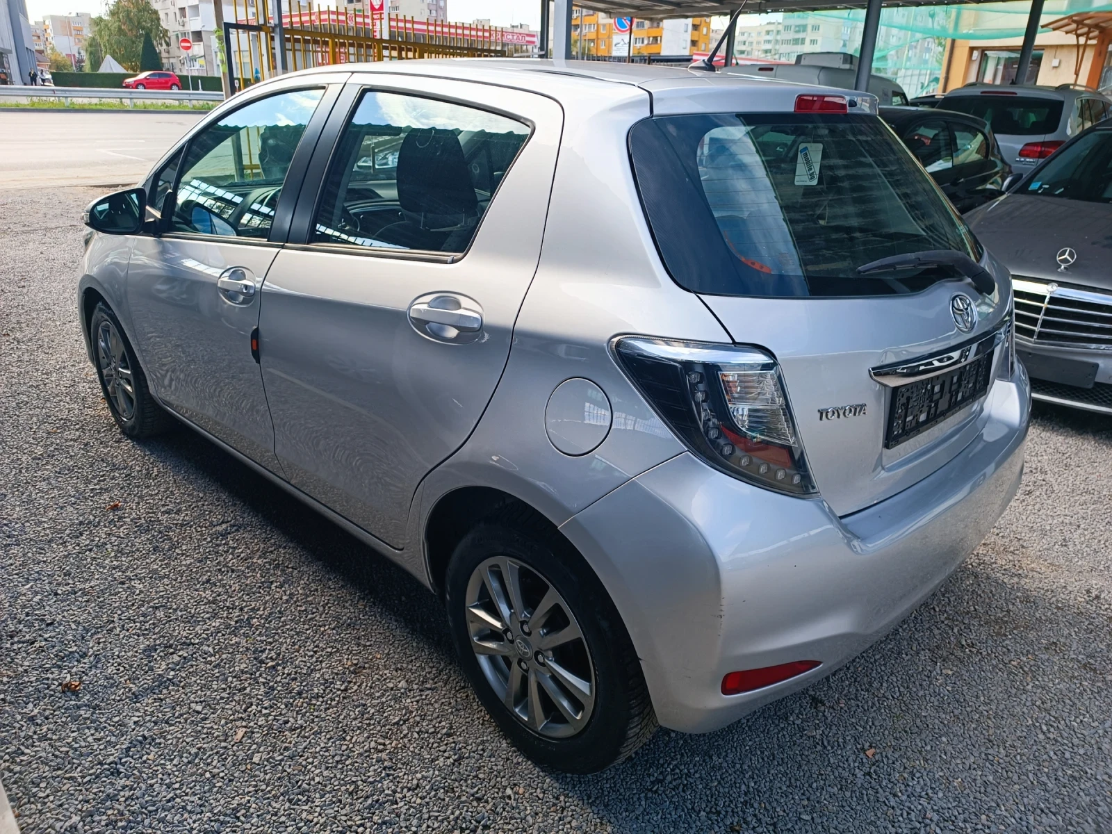 Toyota Yaris 1.0i 59000km. NAVI KAMERA EURO 5B  - изображение 6