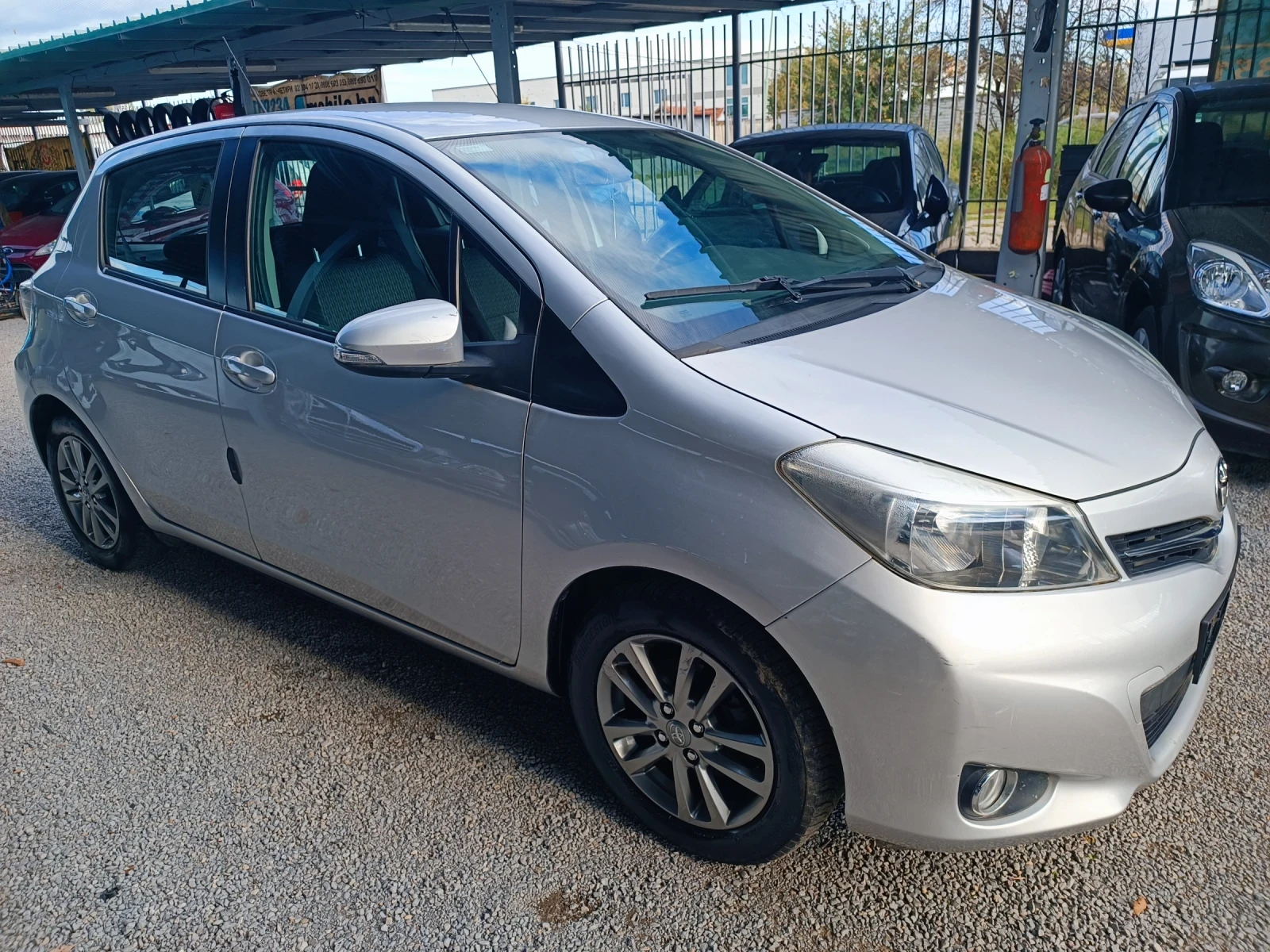 Toyota Yaris 1.0i 59000km. NAVI KAMERA EURO 5B  - изображение 3