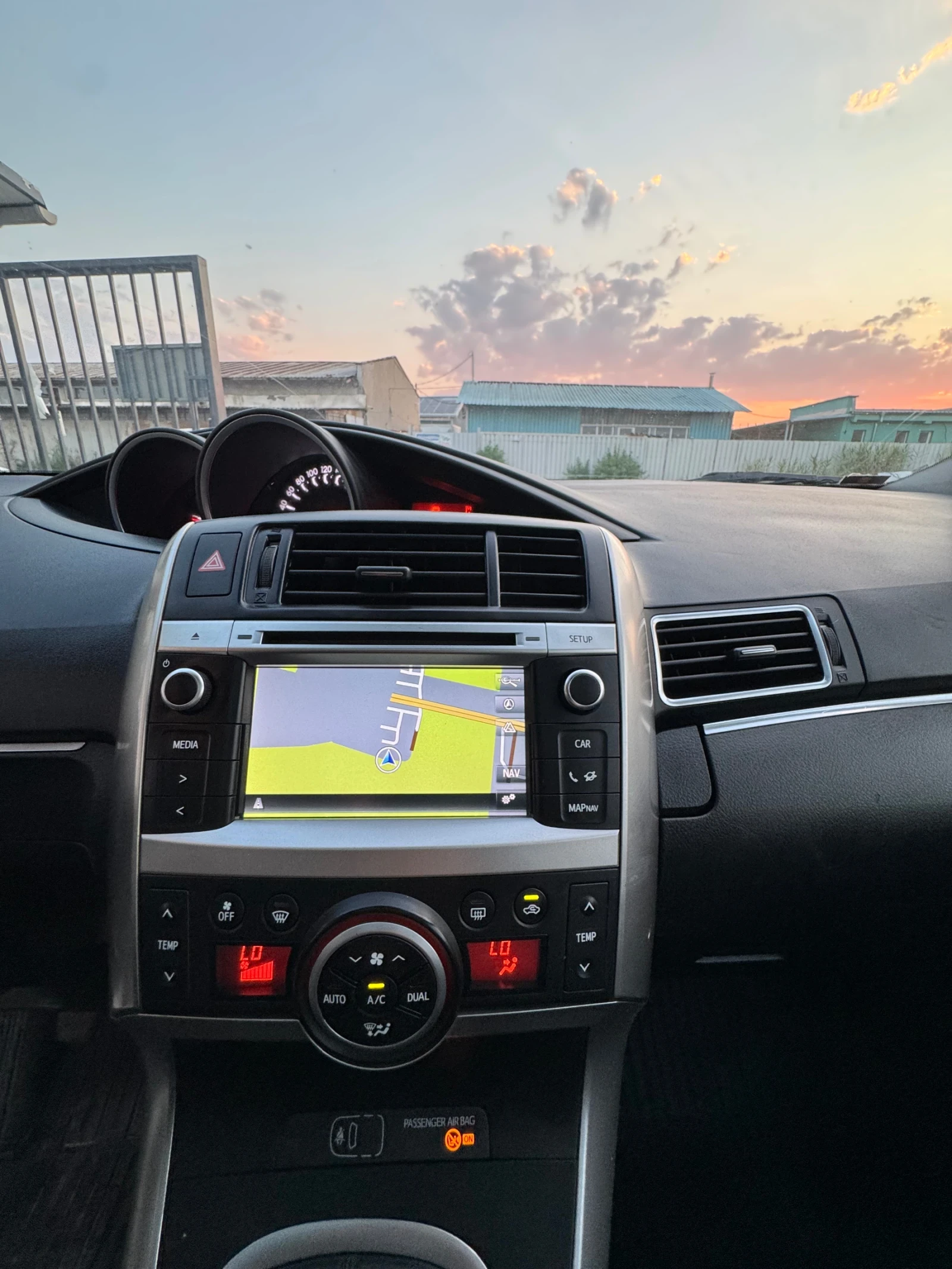 Toyota Verso Facelift, Panorama, Navi, start-stop, теглич. - изображение 9