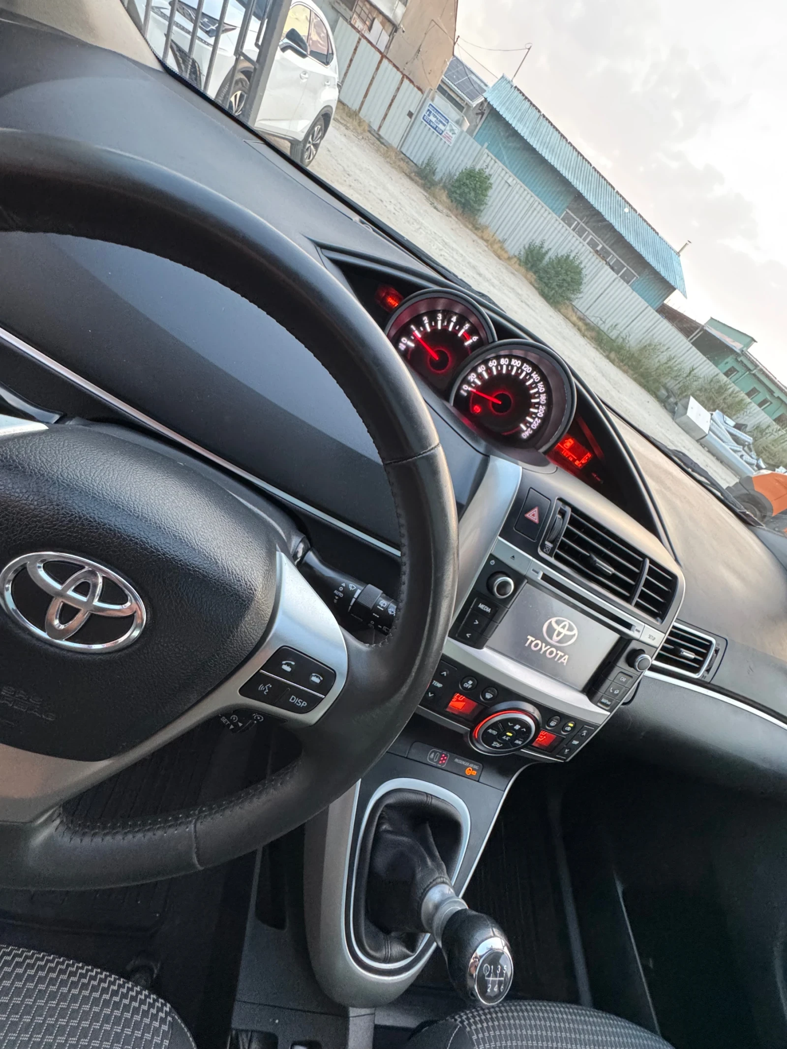 Toyota Verso Facelift, Panorama, Navi, start-stop, теглич. - изображение 8