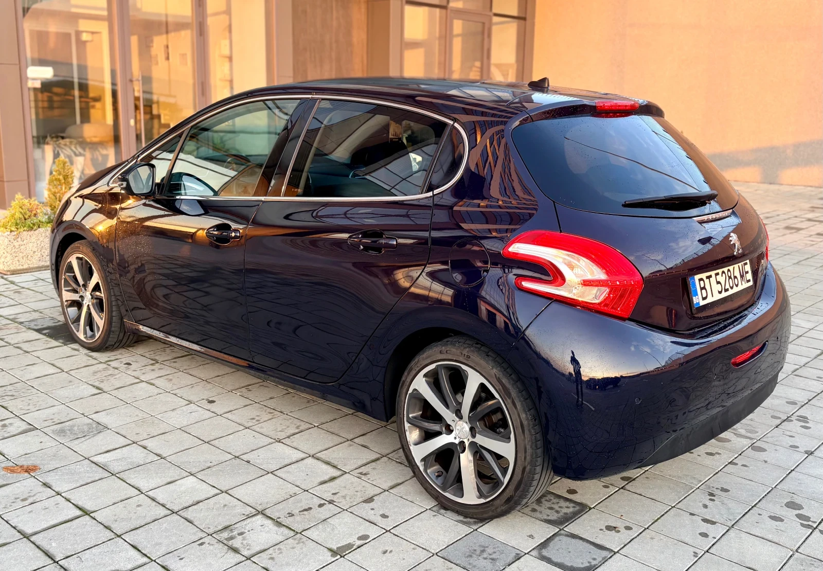 Peugeot 208 1.6 HDI 92 к.с Allure  - изображение 3