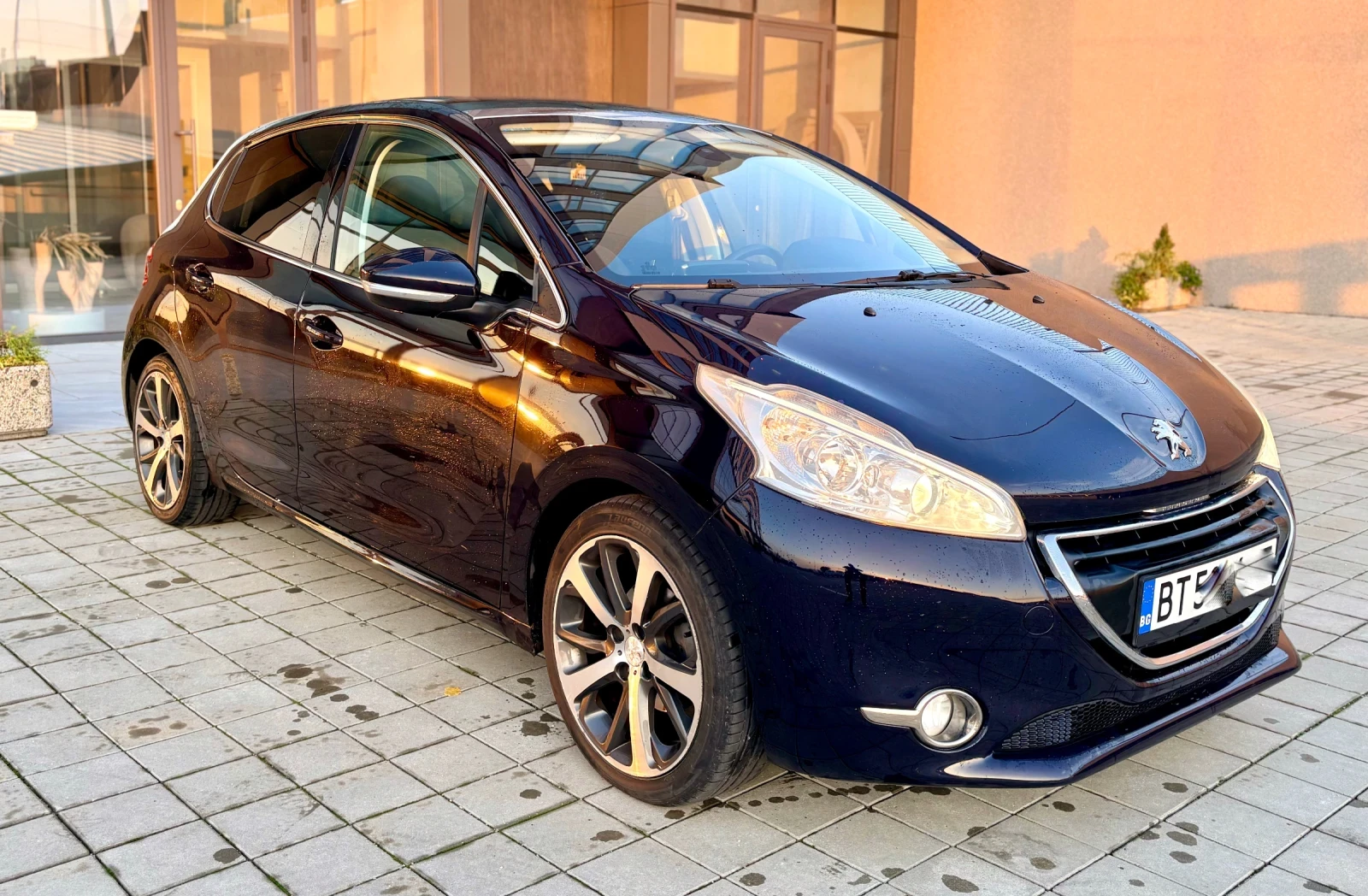 Peugeot 208 1.6 HDI 92 . Allure  | Mobile.bg   1