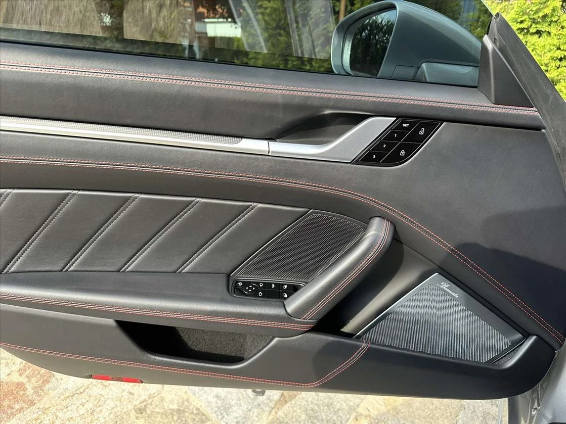 Porsche 911 TURBO S CABRIOLET - изображение 9