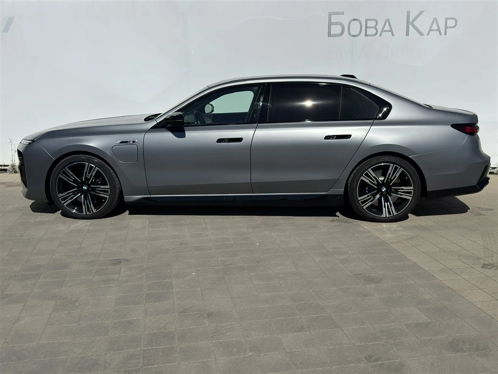 BMW 760 xDrive Sedan - изображение 3