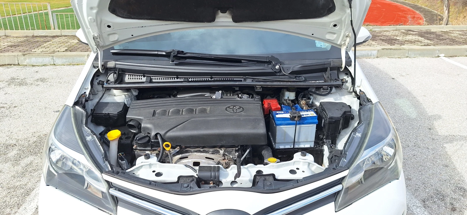 Toyota Yaris 1.33 VVT-I, снимка 15 - Автомобили и джипове - 53751417