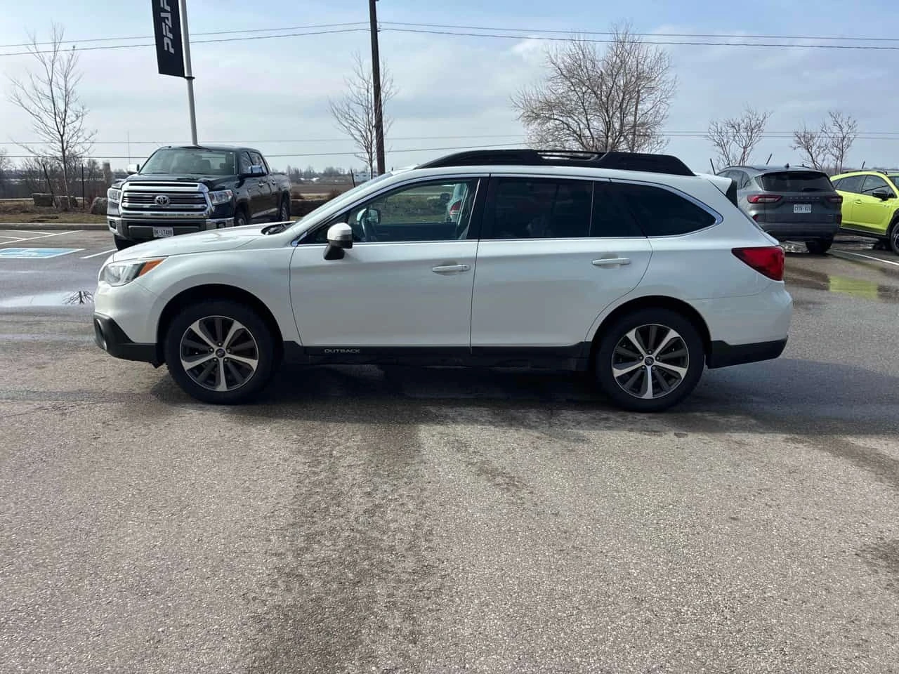 Subaru Outback * Limited * PANO* KEYLESS* ПОДГРЕВ* , снимка 2 - Автомобили и джипове - 53861889